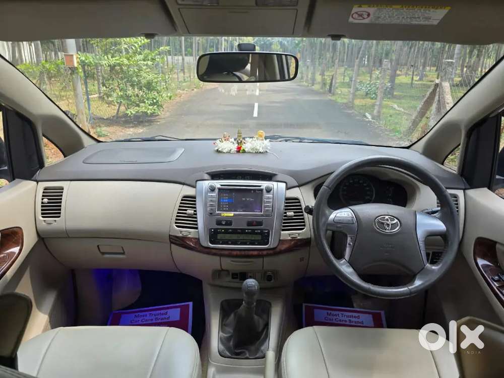Toyota Innova 2015 Diesel 140000 Km Driven