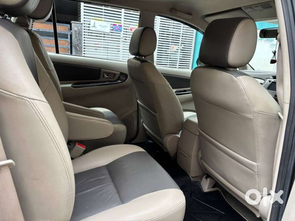 Toyota Innova 2.5 Zx 7 Str Bs-iv, 2015, Diesel