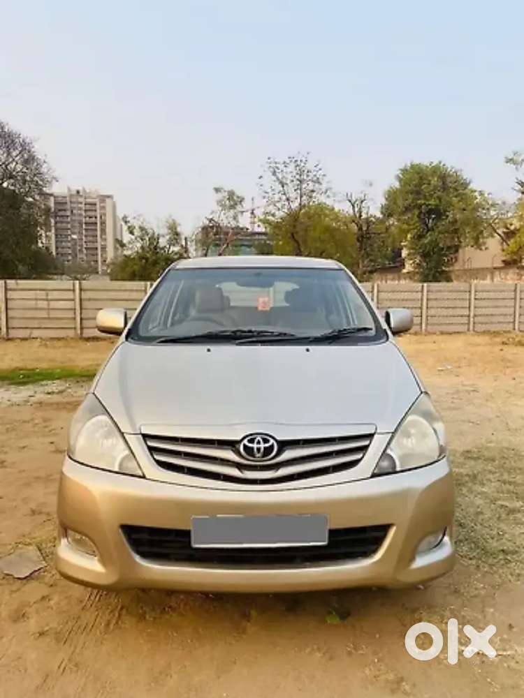 Toyota Innova 2010 Gx Diesel 110000 Km Driven