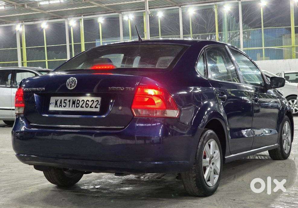 Volkswagen Vento 2010-2013 Petrol Highline, 2011, Diesel