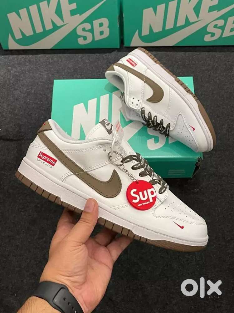 supreme dunks