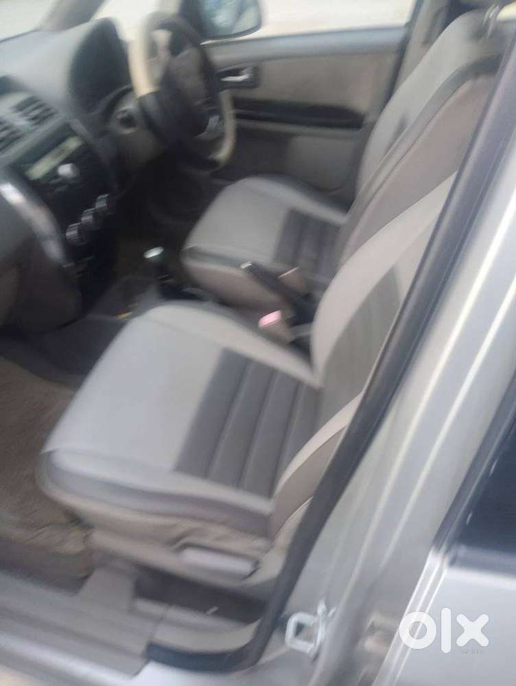 Maruti Suzuki Sx4 Zxi, 2011, Petrol