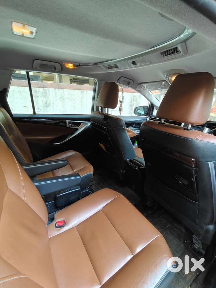 Toyota Innova Crysta 2.8 Z At  2016  Top-end  Grey