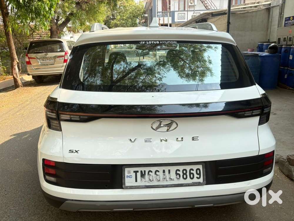 Hyundai Venue 2022 Petrol Well Maintained