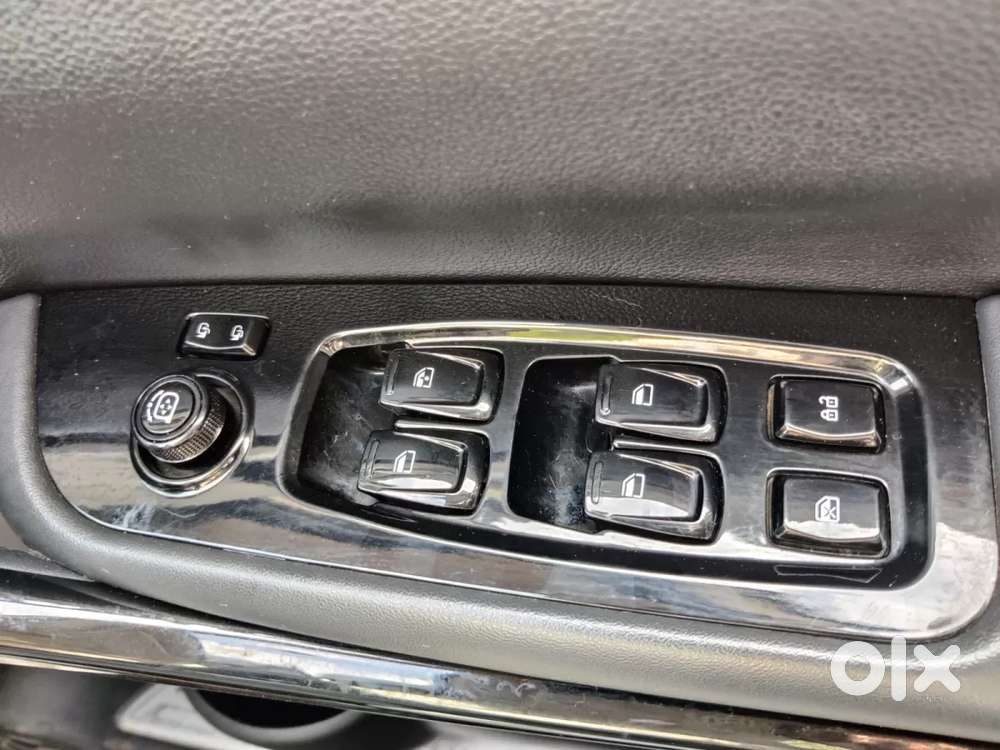 Mahindra Xuv700 2.2 Ax 7 Diesel At Luxury Pack Str Awd, 2022, Diesel