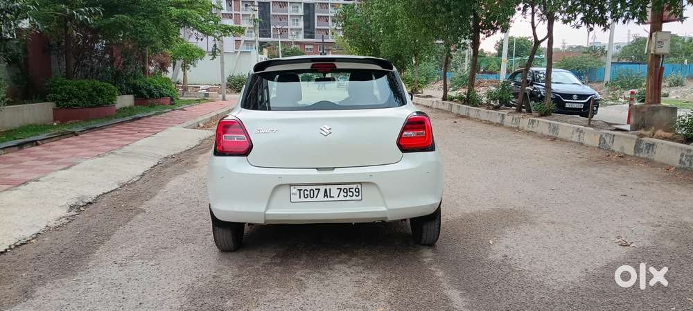 Maruti Suzuki Swift Vxi + Manual, 2023, Petrol
