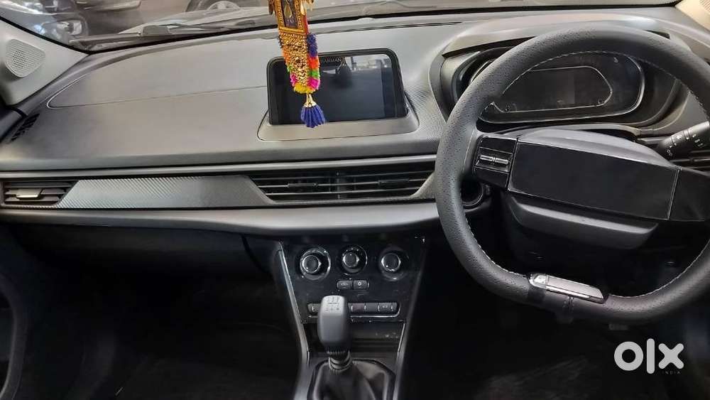 Tata Nexon Smart Plus S 1.2 Revotron Petrol 5 Mt, 2025, Petrol