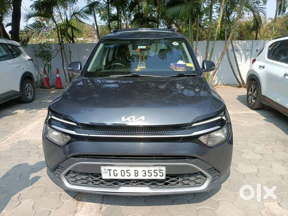 Kia Carens 2025 Diesel Well Maintained