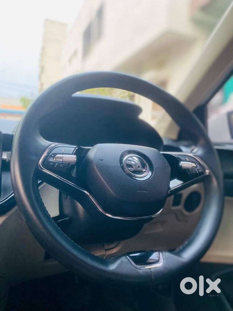 Skoda Slavia 1.0 Ambition Tsi, 2023, Petrol