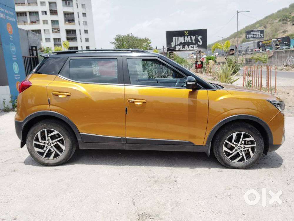 Mahindra Xuv300 W8 Option Dual Tone, 2025, Petrol