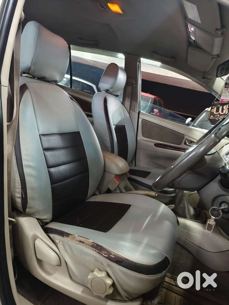 Toyota Innova 2.5 G (diesel) 8 Seater Bs Iv, 2012, Diesel