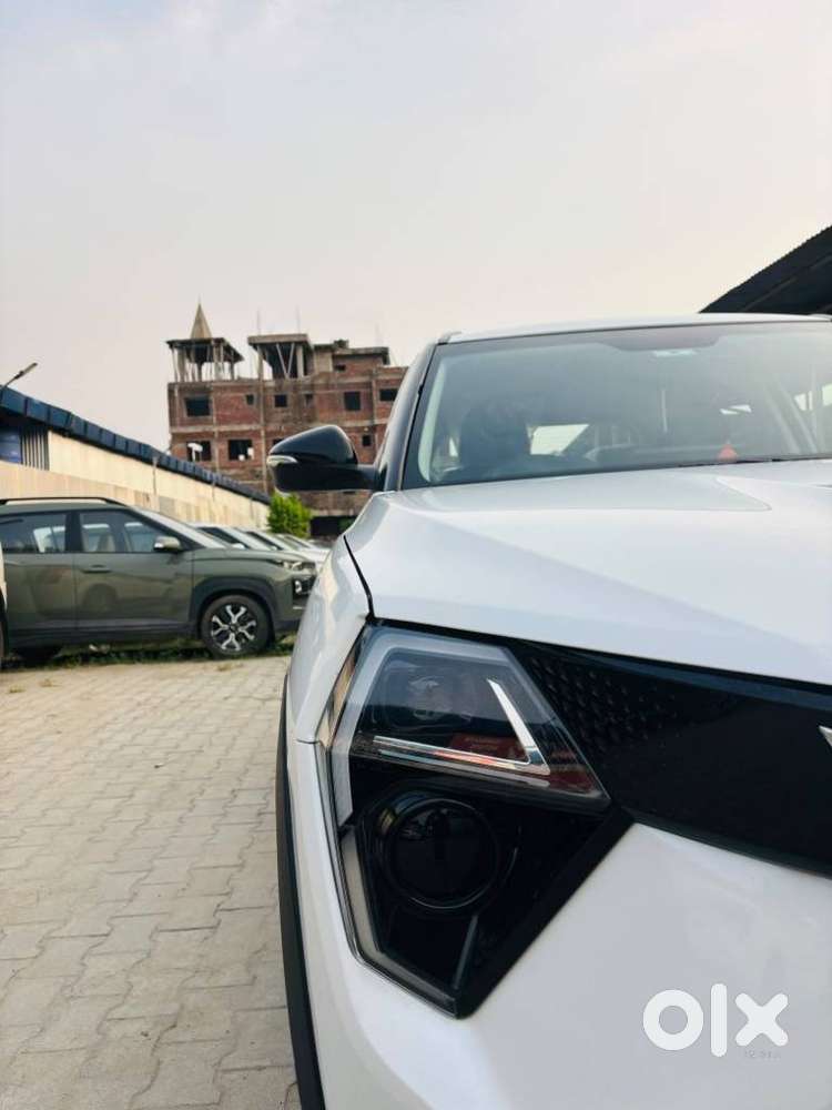 Mahindra Xuv 3xo Ax5 Pm At, 2025, Petrol