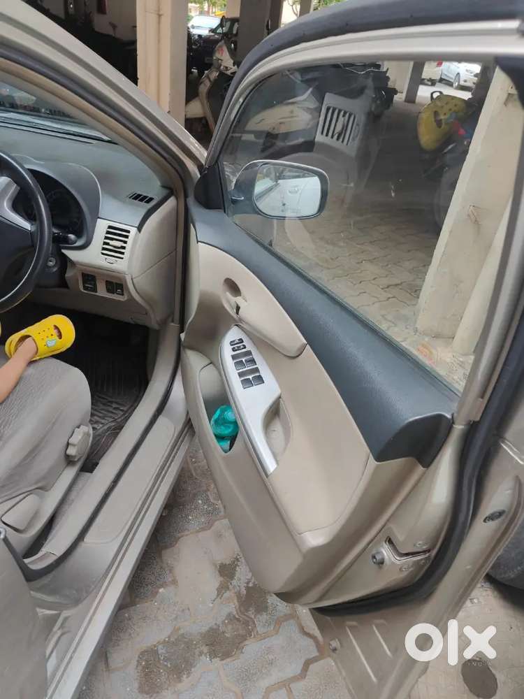 Toyota Corolla Altis 2013