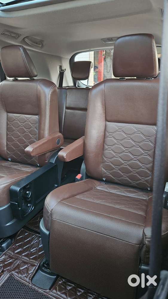 Toyota Innova Hycross 2.0 Zx Hybrid 7 Str, 2025, Petrol