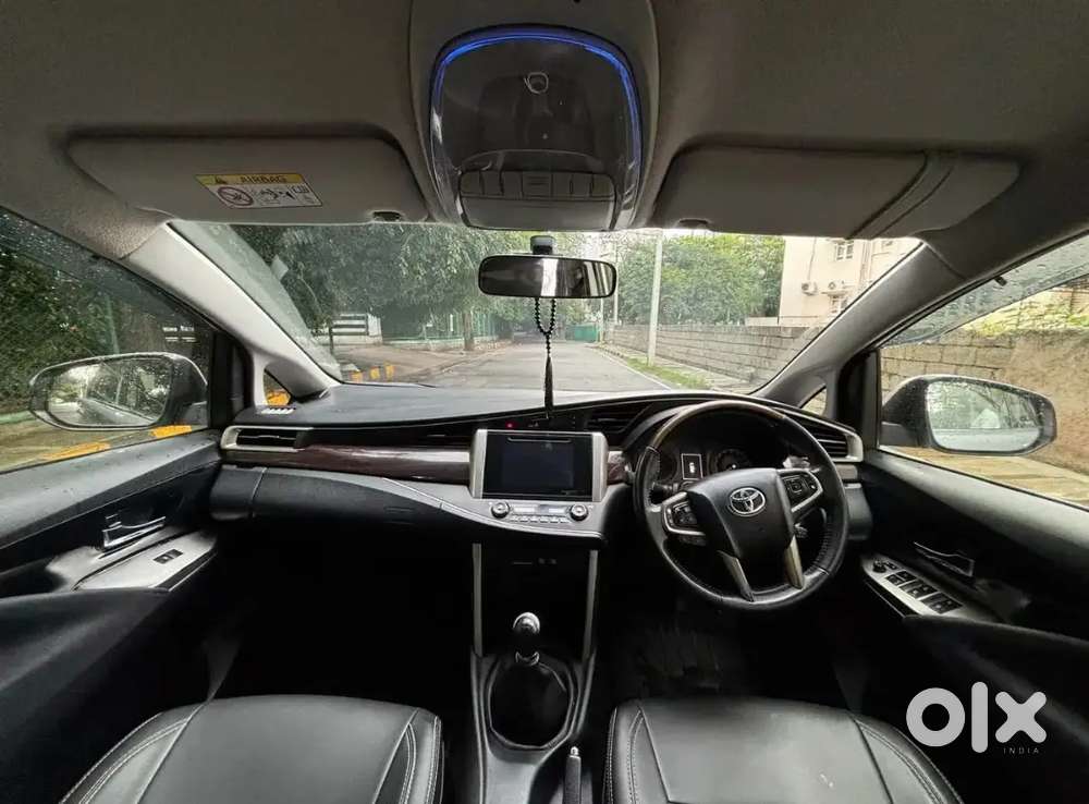 Tayota Innova Crysta 2.4 V