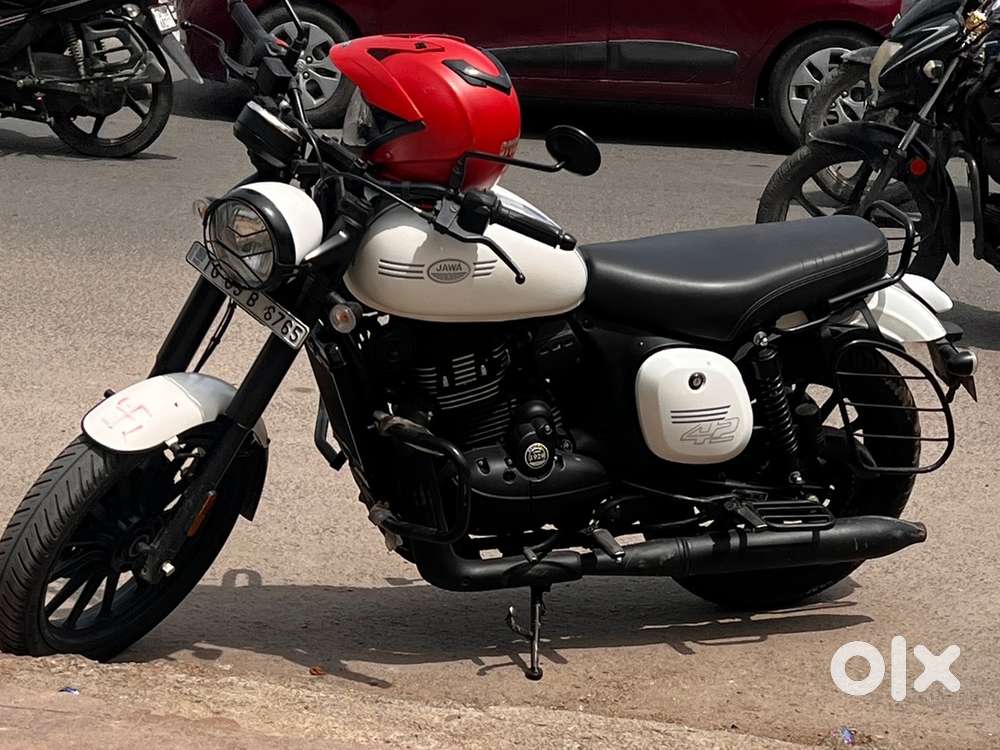 Jawa 42 Petrol Bike 2024
