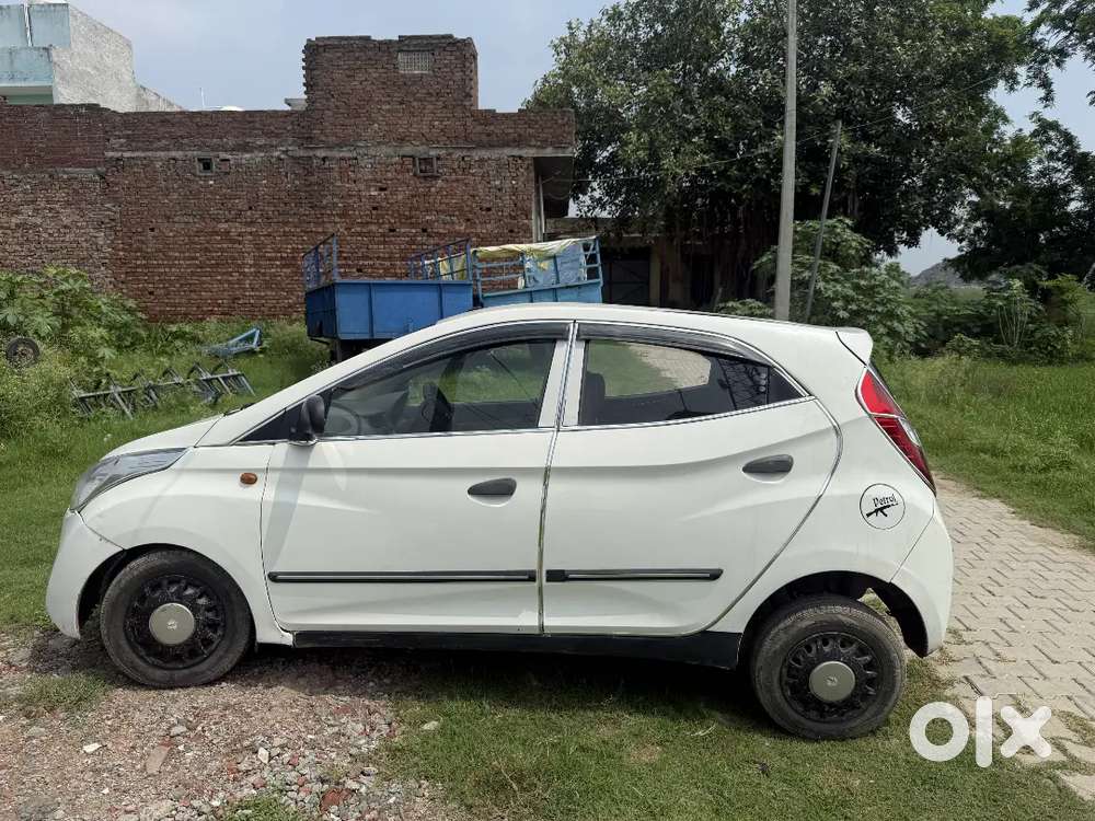 Hyundai Eon 0.8 Sportz 2013 Petrol