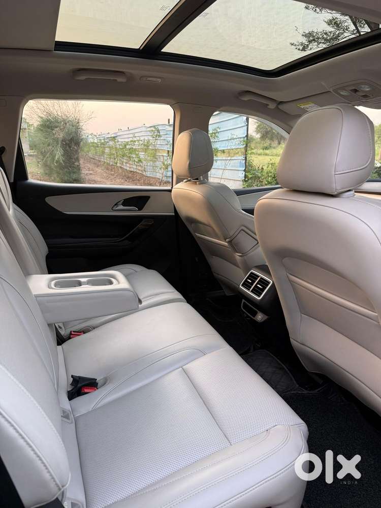 Mahindra Xuv700 2.2 Ax 7 Diesel At Str, 2023, Diesel