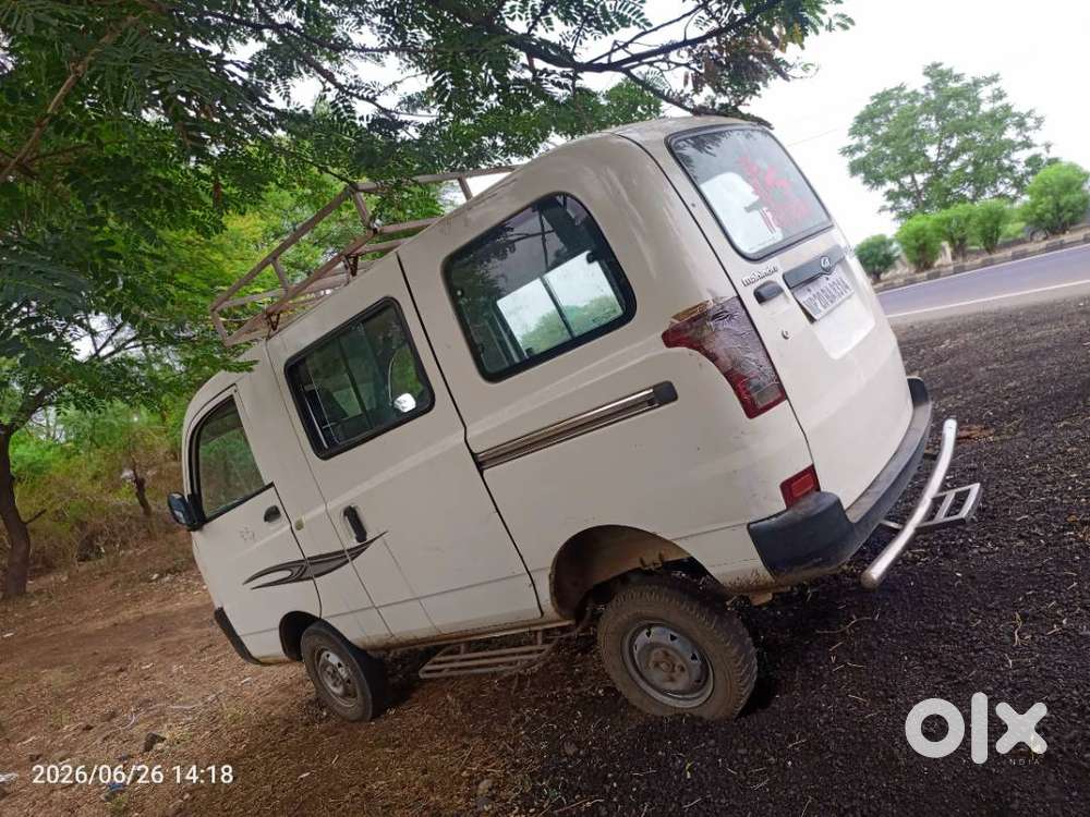 Mahindra Supro Minivan