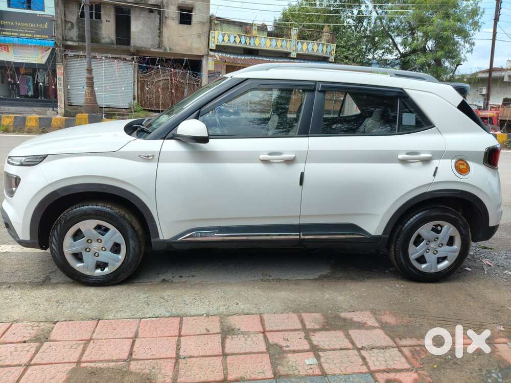 Hyundai Venue 2021 Petrol Car