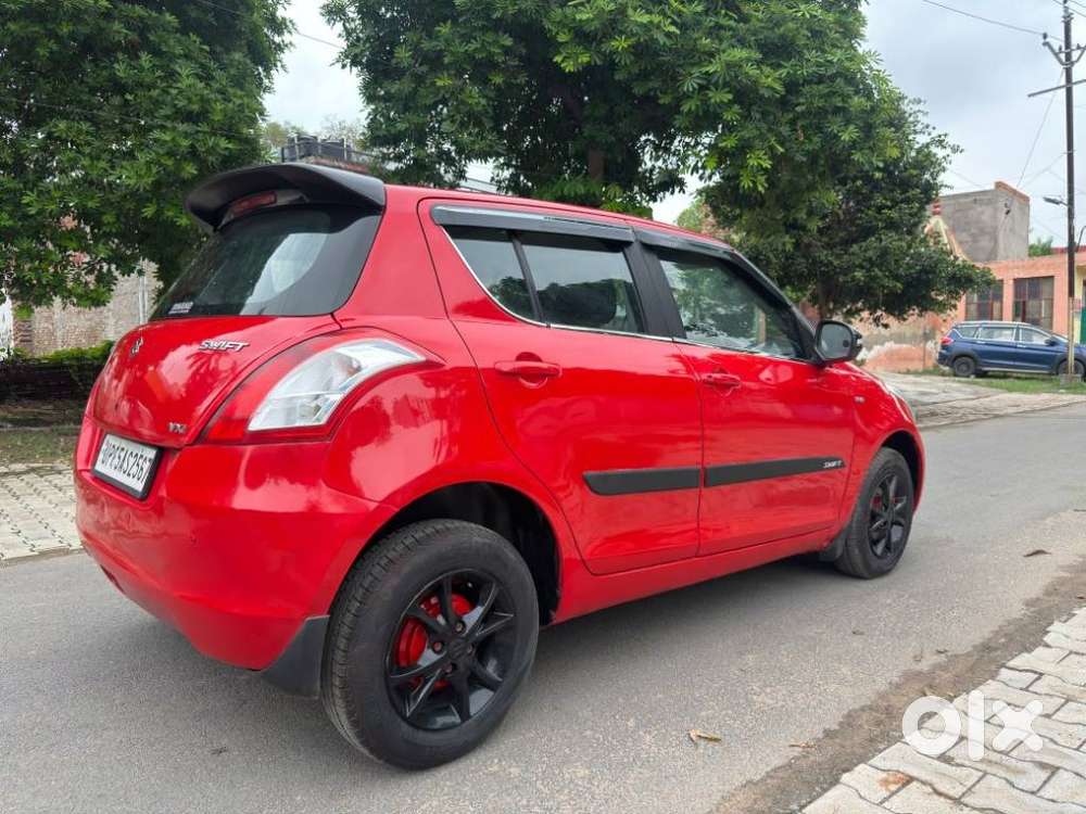 Maruti Suzuki Swift Vxi + Manual, 2015, Petrol