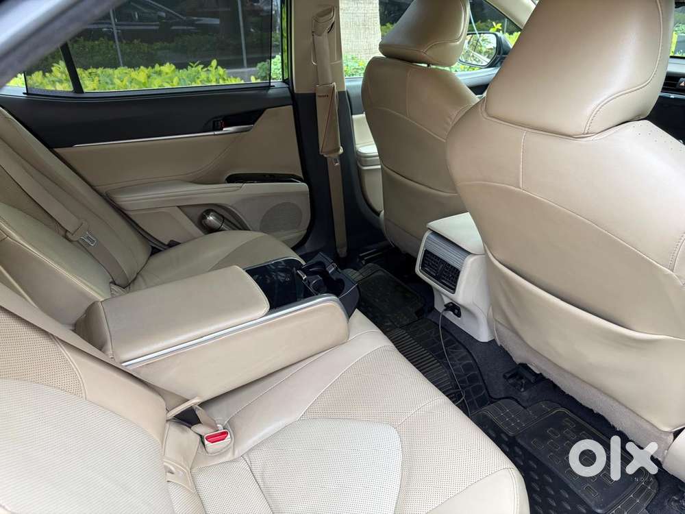 Toyota Camry Hybrid, 2019