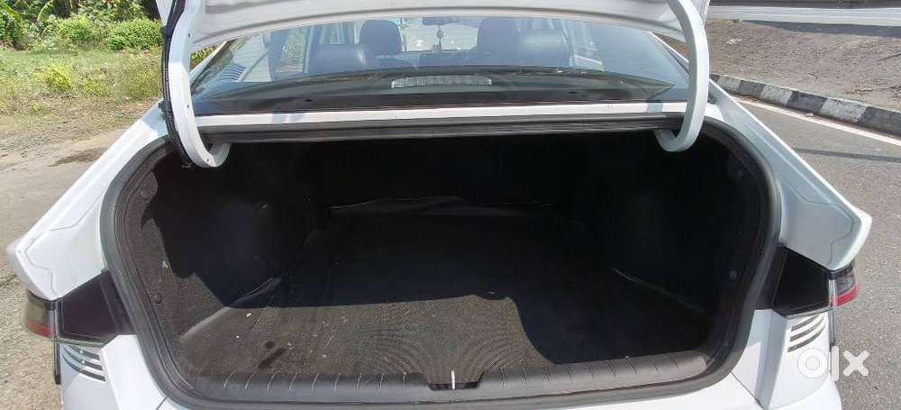 Hyundai Verna 1.5 Sx Petrol Mt, 2025, Petrol