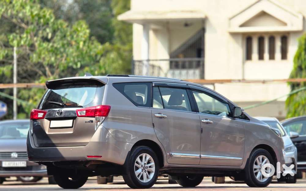 Toyota Innova Crysta 2.4 V, 2017, Diesel