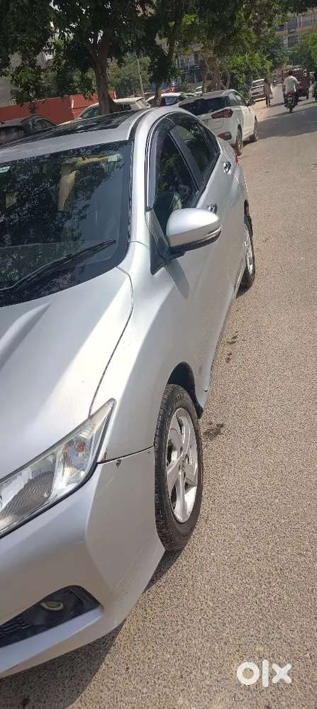 Honda City 2015 Diesel  &ndash;  ₹4.30 Lakh