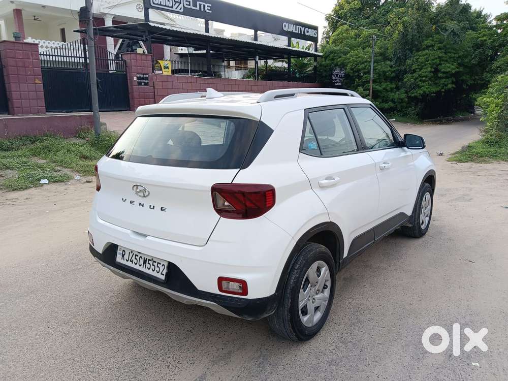 Hyundai Venue 1.2 S Plus, 2020, Petrol
