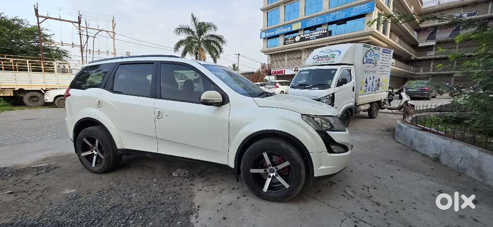 Mahindra Xuv500 Diesel 2017 Year