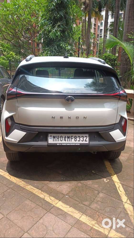 Tata Nexon Pure S Amt With Sunroof