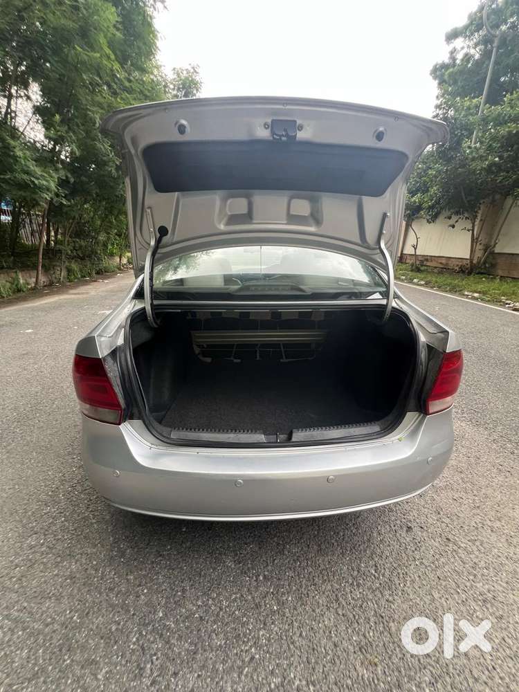 Volkswagen Vento 2010-2013 Petrol Highline, 2011, Petrol