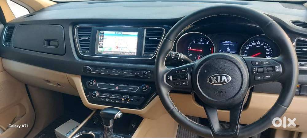 Kia Carnival Limousin Plus 7 Str