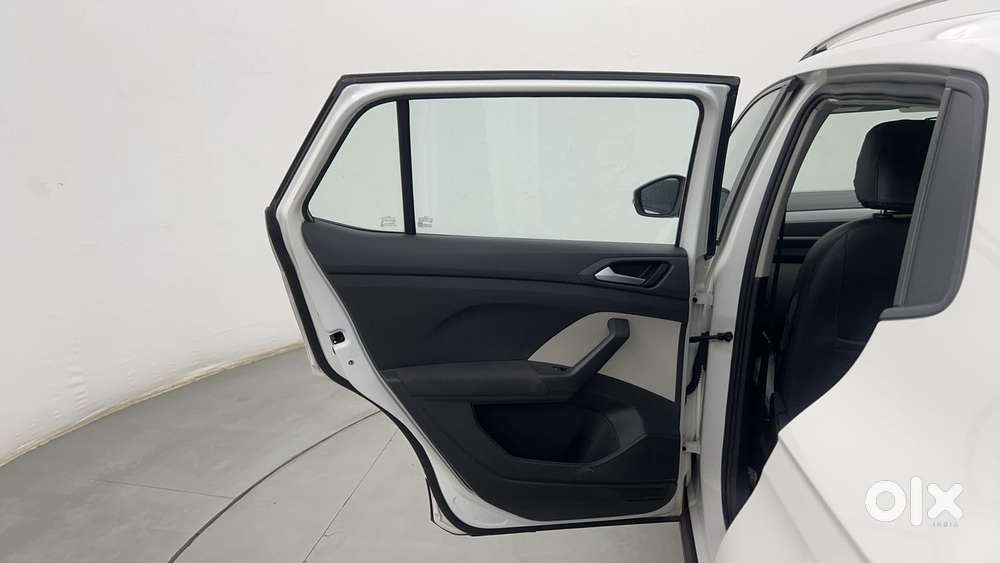 Volkswagen Taigun 1.0 Tsi Highline At, 2022, Petrol