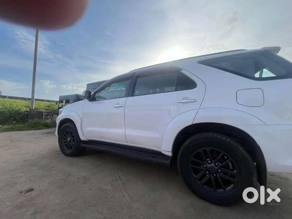 Toyota Fortuner 2017/8 Registered Diesel Second-owner