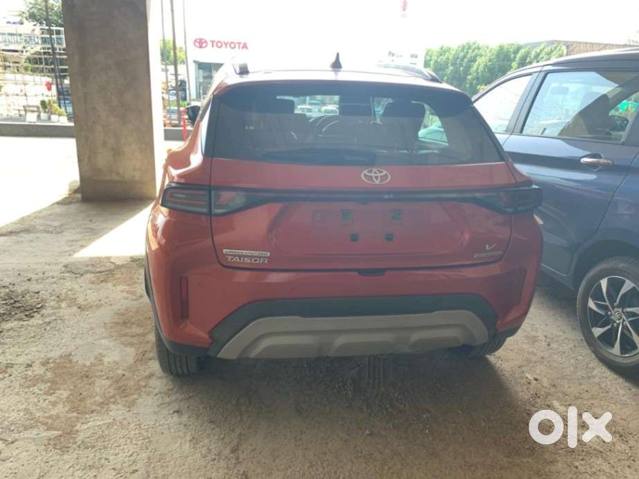 Toyota Urban Cruiser Taisor V 1.0 Petrol At, 2024, Petrol