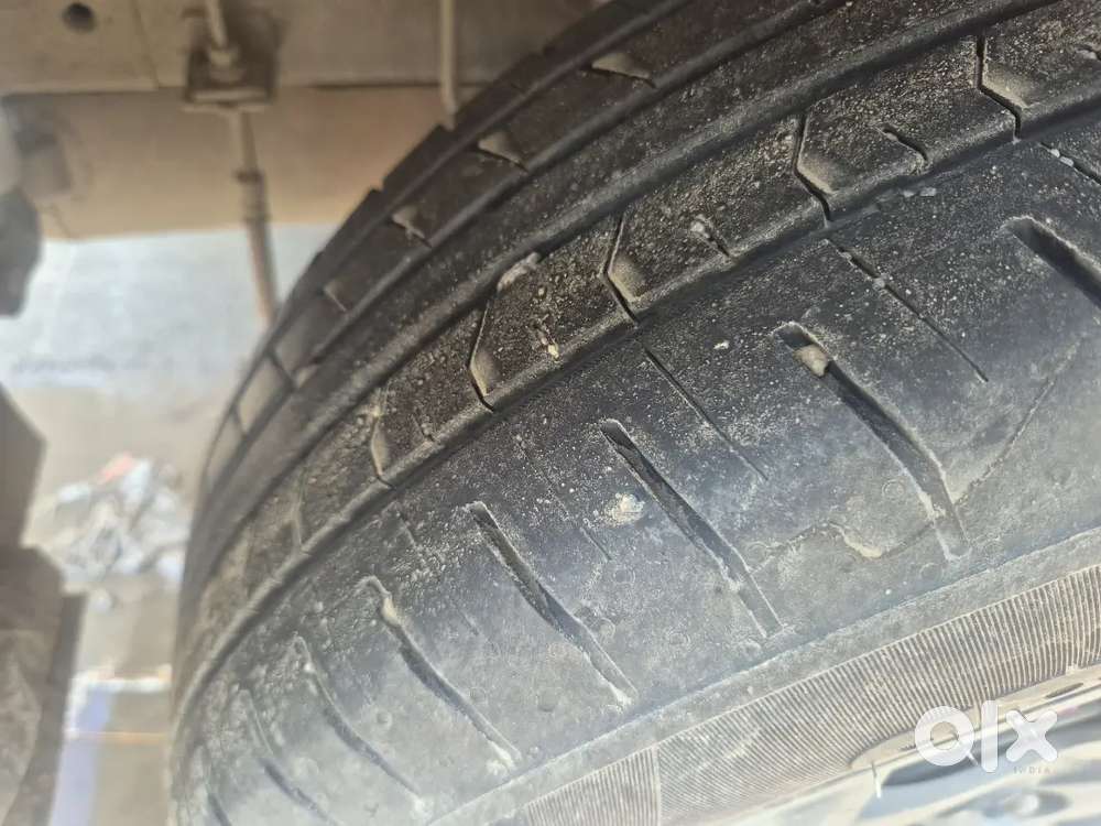 Hyundai Venue 2024 Petrol Well Maintained