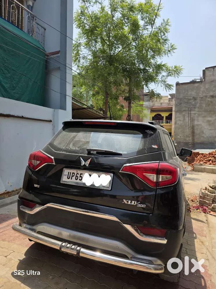 Mahindra Xuv300 W8 Optional Petrol Black