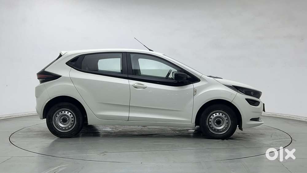 Tata Altroz 1.2 Xe, 2021, Petrol