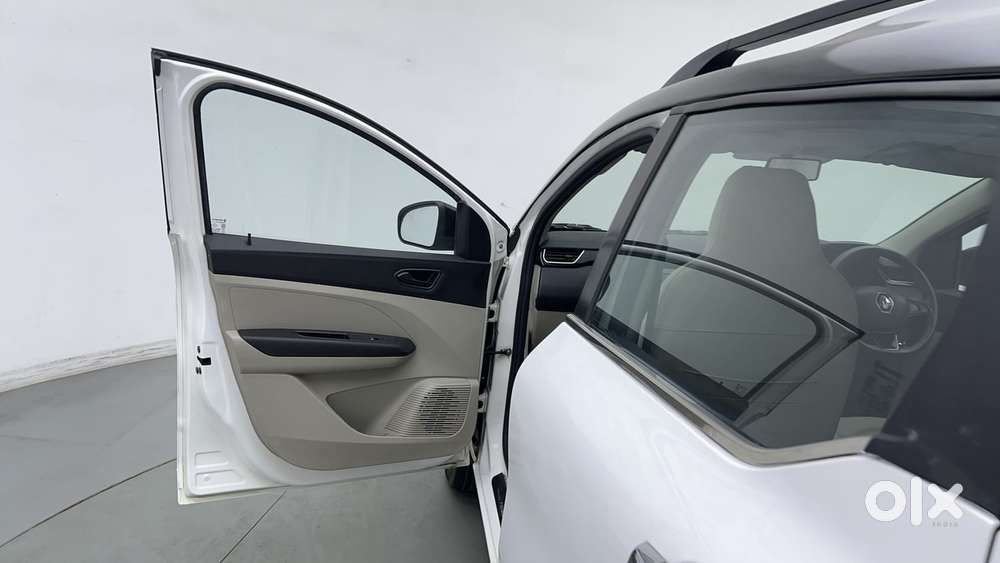 Renault Triber Rxt, 2023, Petrol