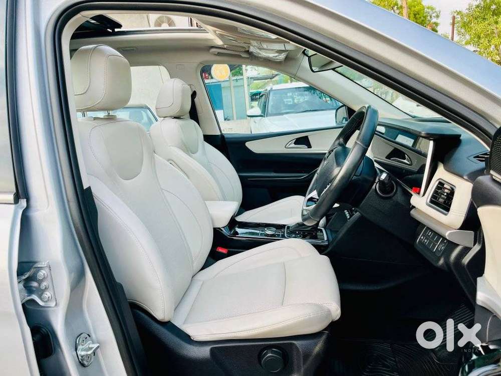 Mahindra Xuv700 2.0 Ax 7 Petrol At Luxury Pack Str, 2023, Petrol