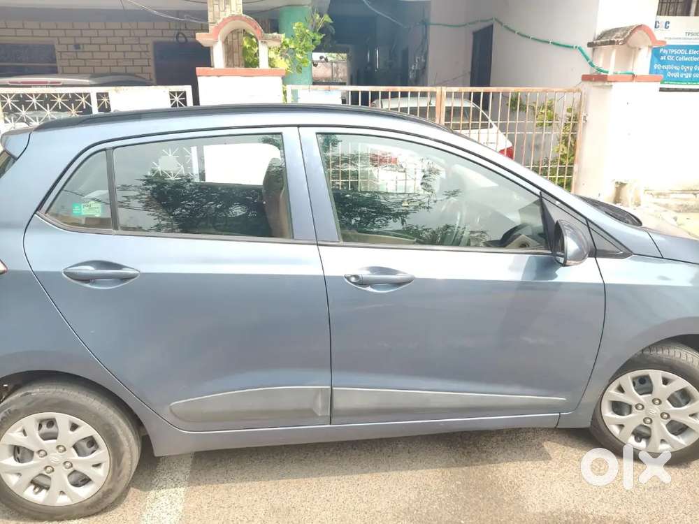 Hyundai Grand I10 Sportz 2015 Diesel Car