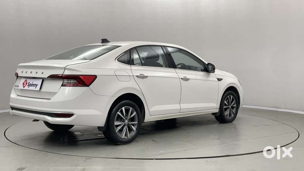 Skoda Slavia Style 1.0l Tsi Mt, 2022, Petrol