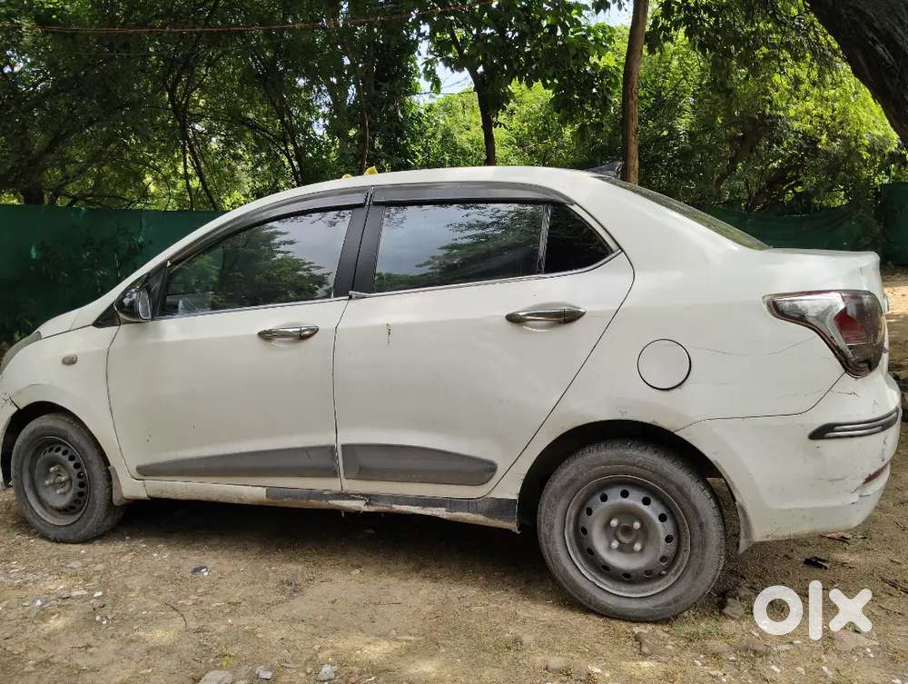 Hyundai Xcent Base Cng 2016 Model