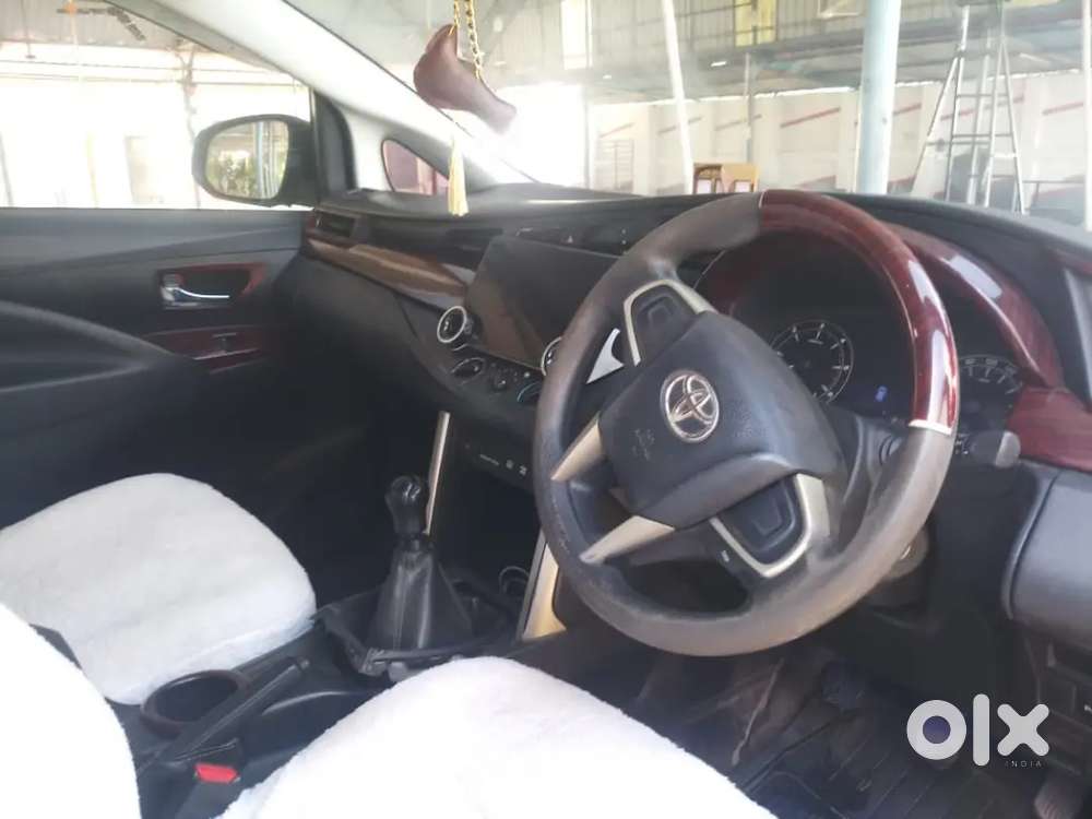 Toyota Innova Crysta 2.4 G Diesel