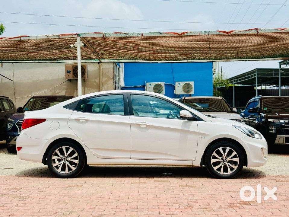 Hyundai Verna 1.6 Vtvt At Sx, 2015, Petrol