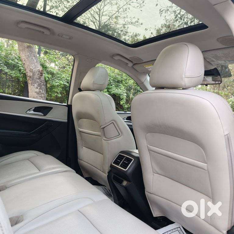 Mahindra Xuv700 2.2 Ax 7 Diesel At Luxury Pack Str, 2022, Diesel