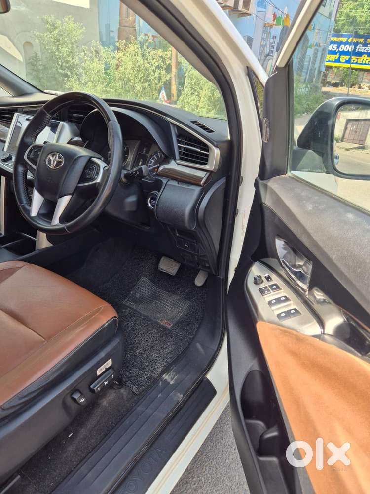 Toyota Innova Crysta 2.8 Zx At 7 Seater, 2018, Diesel