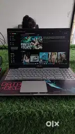 Asus laptop band new condition